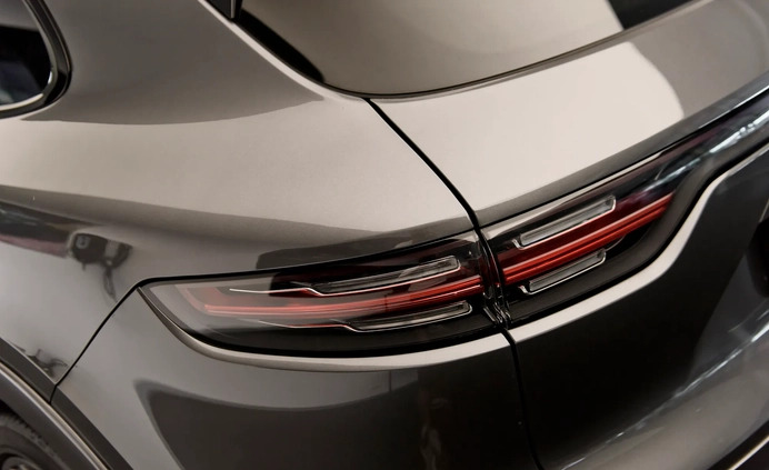 Porsche Cayenne cena 389000 przebieg: 93040, rok produkcji 2019 z Bełchatów małe 326